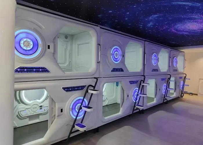 Bambu Hostel Capsules Sevilla